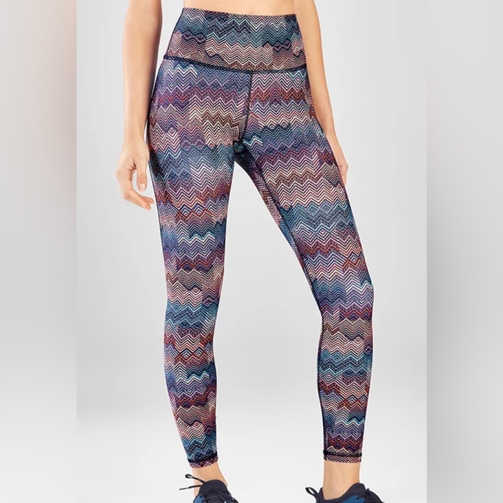Fabletics High Waisted Multi Color Chevron Print Athletic 7/8 Leggings - M